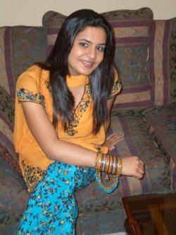 sexy hot girl pictures in Jhelum