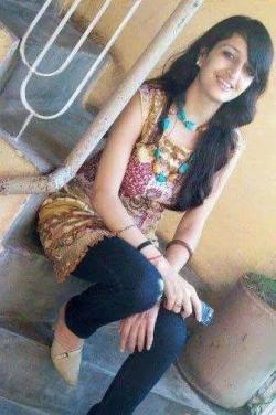 sexy hot girl pictures in Karachi