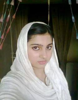 sexy hot girl pictures in Lahore
